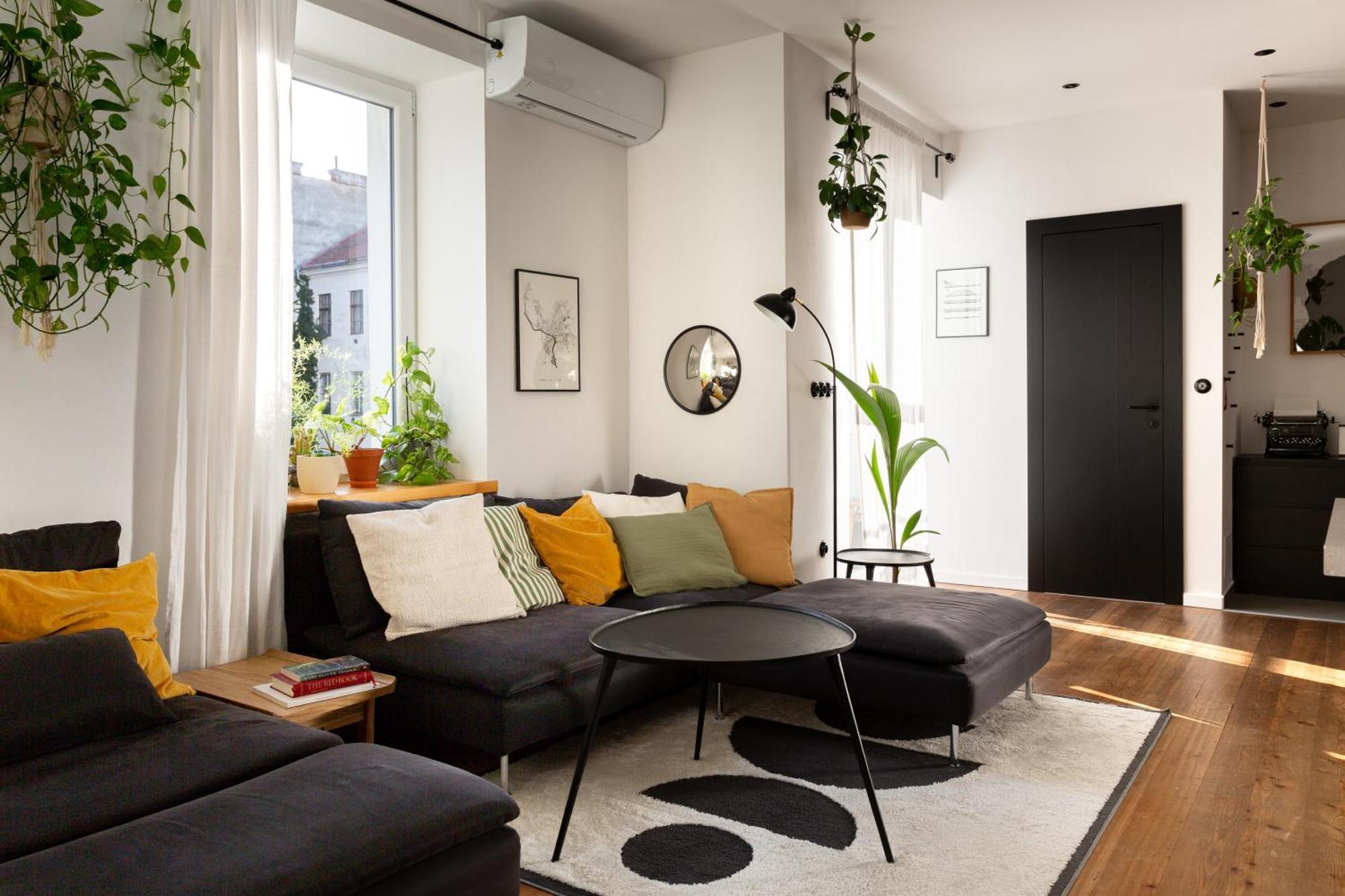 Evergreen - Stylish & Spacious Old Town Apartment With Ac, 1,5 Bath, Family-Friendly * Bratislava